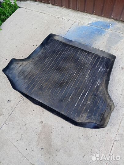 Пластиковый ковер багажника kia shuma 2