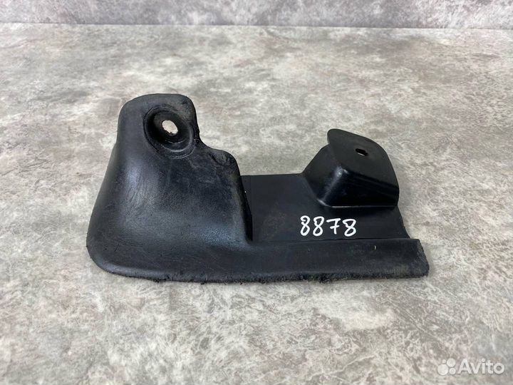 Брызговик передний левый Hyundai Accent 2 (LC) LC