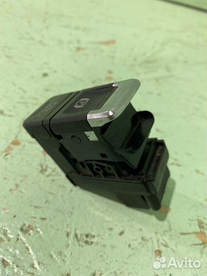 Кнопка стояночного тормоза Volkswagen Touareg 7P