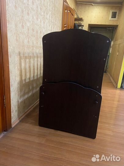 Детская кроватка с маятником и ящиком