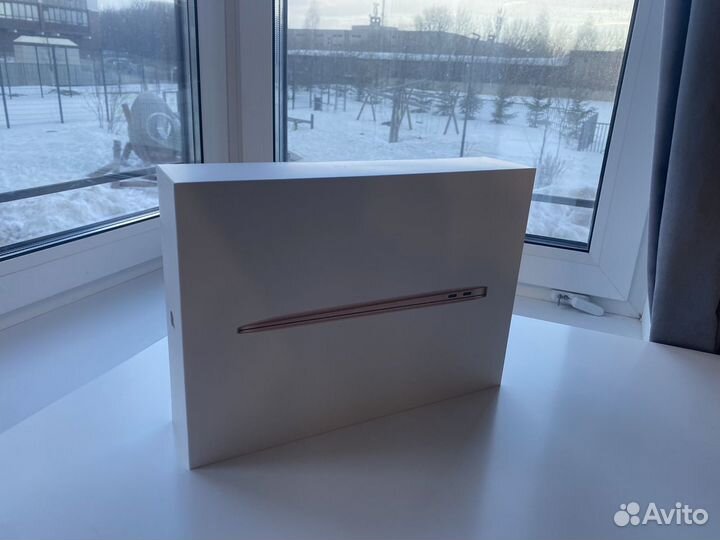 Macbook air 13 m1 8 256 gold