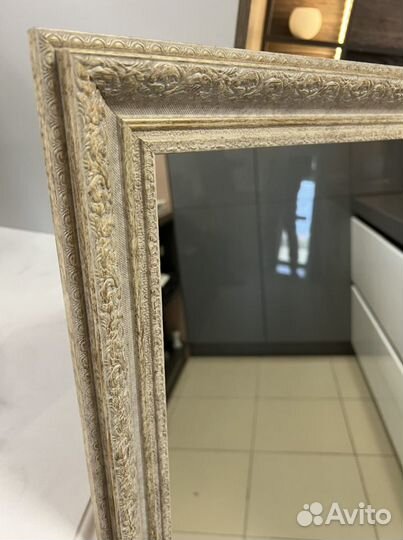 Зеркало в классической раме
