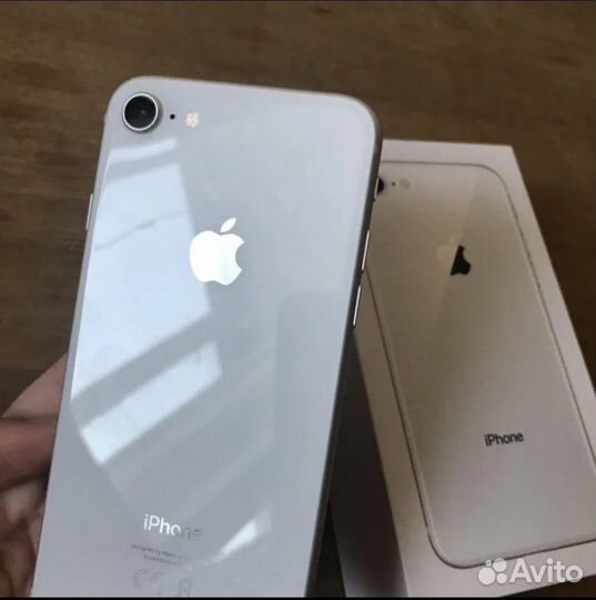 iPhone 8, 64 ГБ