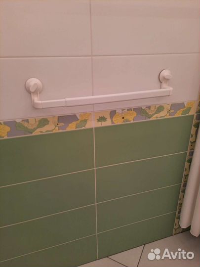 Полка, вешалка, крючки д/ванной на присосках IKEA