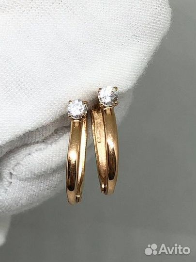 Серьги с синтетическим камнем Золото