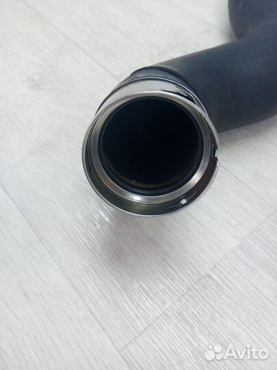 Патрубок интеркулера левый BMW 5 G30/G31 G30