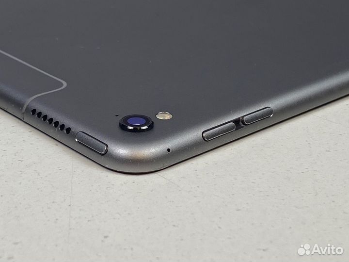 Планшет Apple iPad Pro 9.7