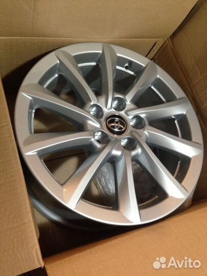 Новые оригинальные диски Toyota Camry V70, R17