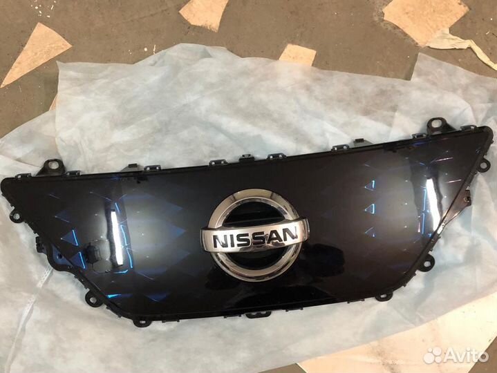 Nissan Leaf 2018 решетка радиатора