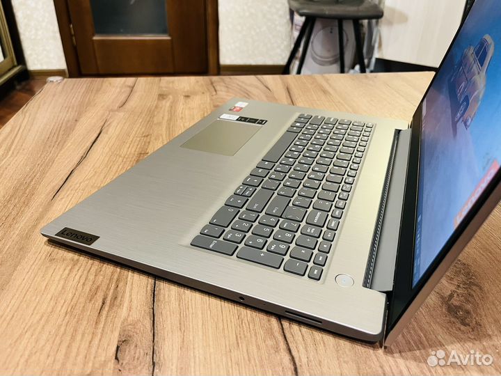 Как новый Ноутбук Lenovo 17.3