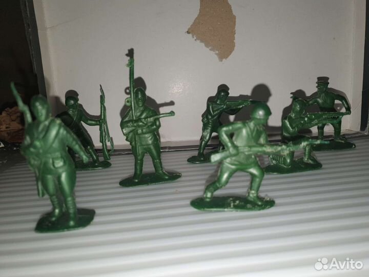 Пластмассовые и оловянные солдатики СССР