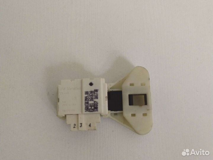 Замок блокировки люка Indesit/Ariston