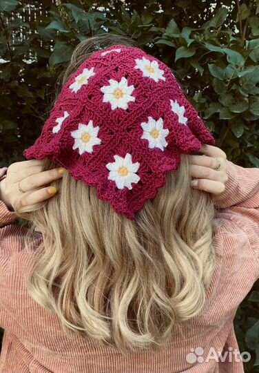 Вязаная косынка ручной работы