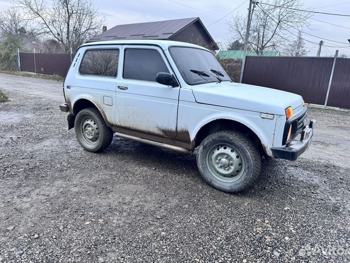 LADA 4x4 (Нива) 1.7 МТ, 2000, 200 000 км