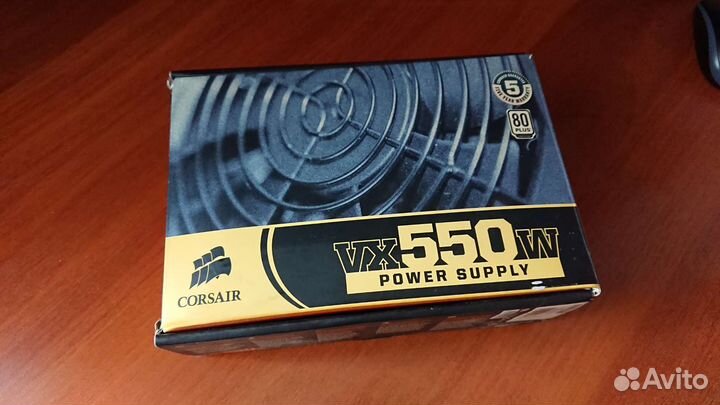Новый компьютерный блок питания Corsair