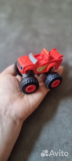 Машинка от mattel Вспыш