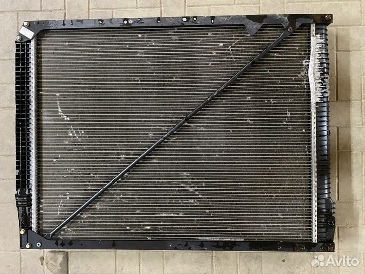 Радиатор мерседес актрос