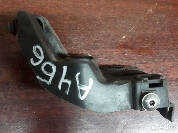 Правый кронштейн порога ауди а4б6 audi a4b6