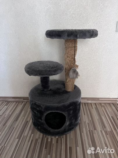 Кошачий домик с когтеточкой