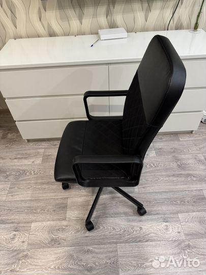 Стул икеа ренбергет