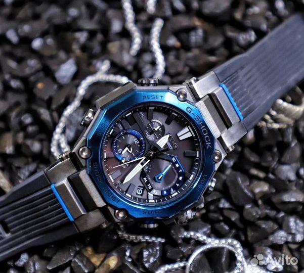 Часы Casio G-shock с хронографом MTG-B2000B-1A2ER