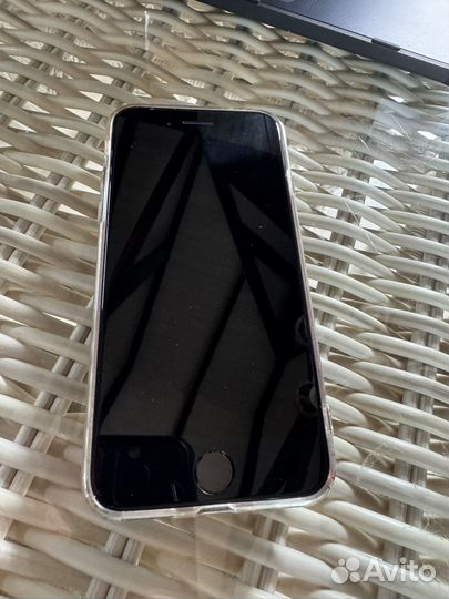 iPhone SE (2020), 64 ГБ