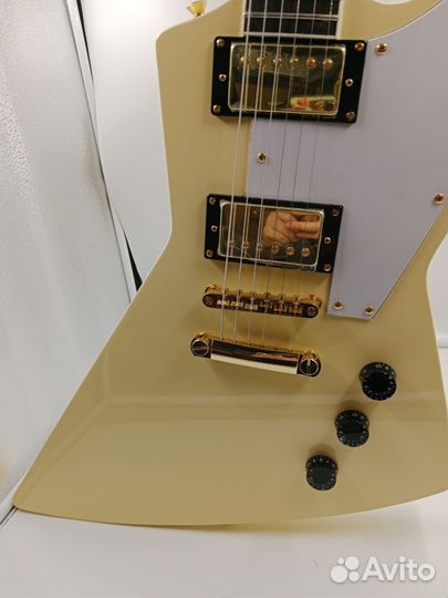 Электрогитара под Gibson Explorer