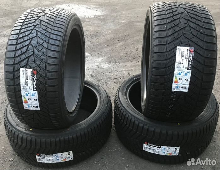 Yokohama W.Drive V905 275/40 R21 и 315/35 R21