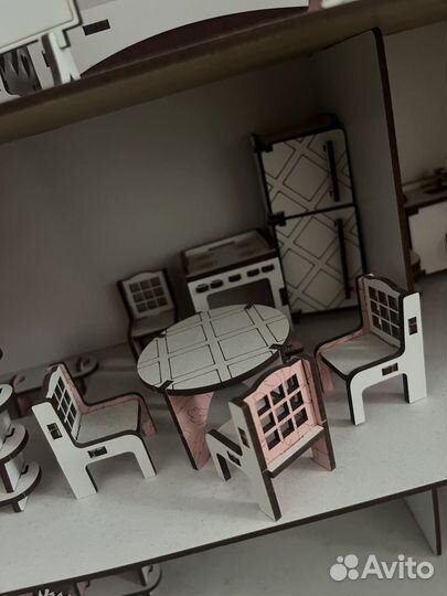 Домик кукольный