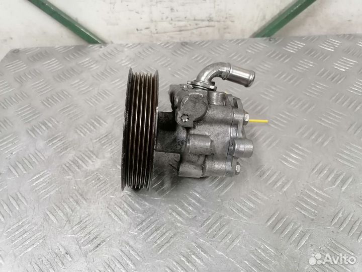 Насос гур Volkswagen Golf 4 1.6 8V