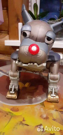 Игрушка робот