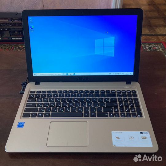 Ноутбук asus D540N