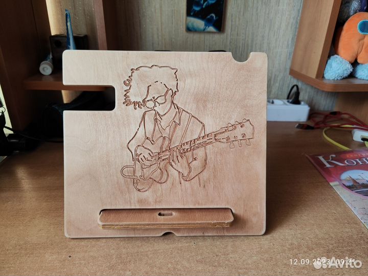 Подставка для телефона Космос