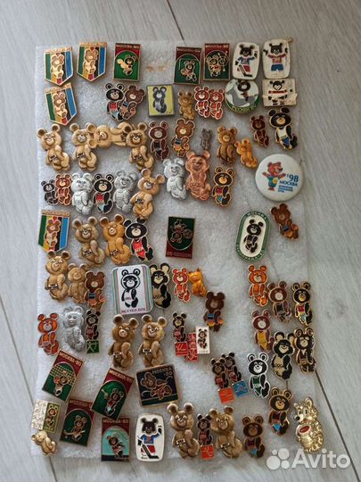 Значки, брелки и вымпел 