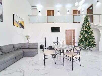 Дом 270 м² на участке 14 сот.