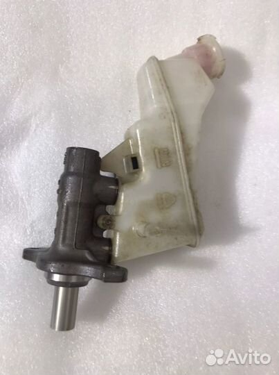 Главный тормозной цилиндр Kia Rio 4 2017