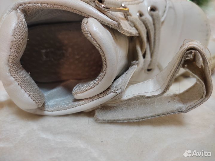 Полуботинки на девочку 24 размера