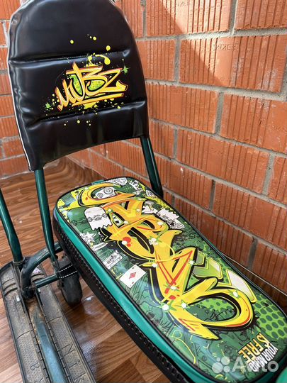 Снегокат на колесах с ручкой Nika