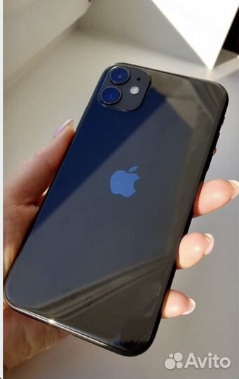 Телефон iPhone 11