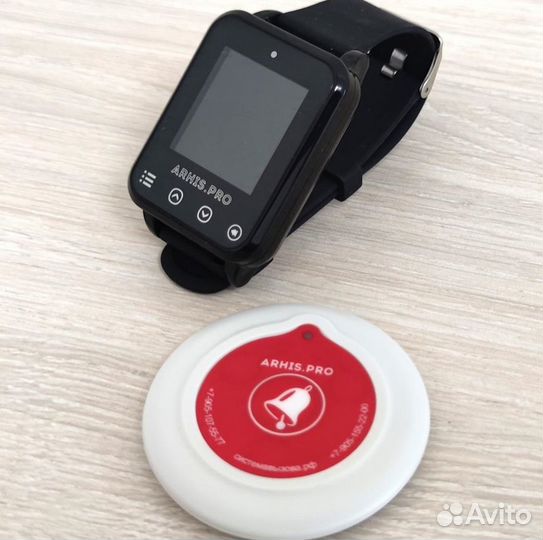 Кнопка вызова персонала и влагозащищенные часы