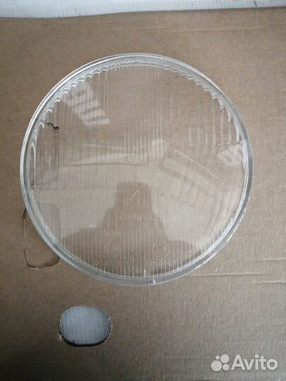 Стекло фары левоеправое VW golf II vwglf83020Z