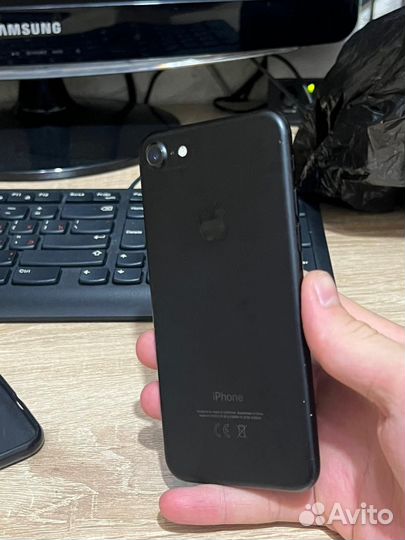 Телефон iPhone 7