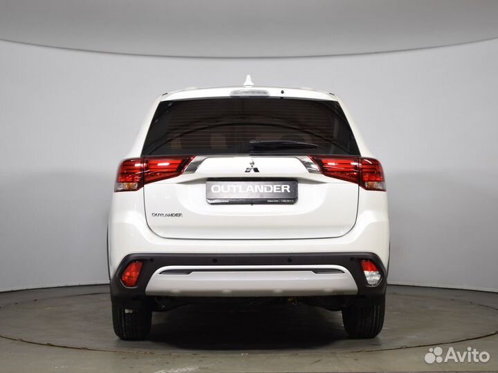 Mitsubishi Outlander 2.0 CVT, 2022
