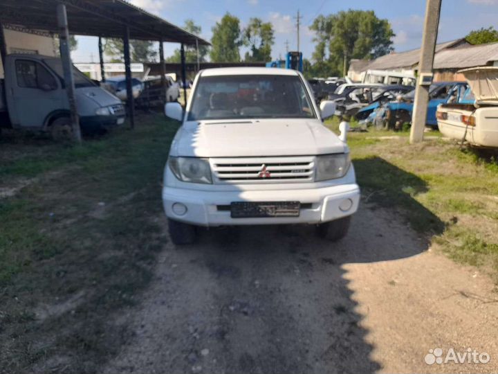 Капот Митсубиси Паджеро ио