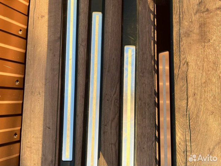 Накладка внутренняя порог передняя Audi A8 D3 3.2