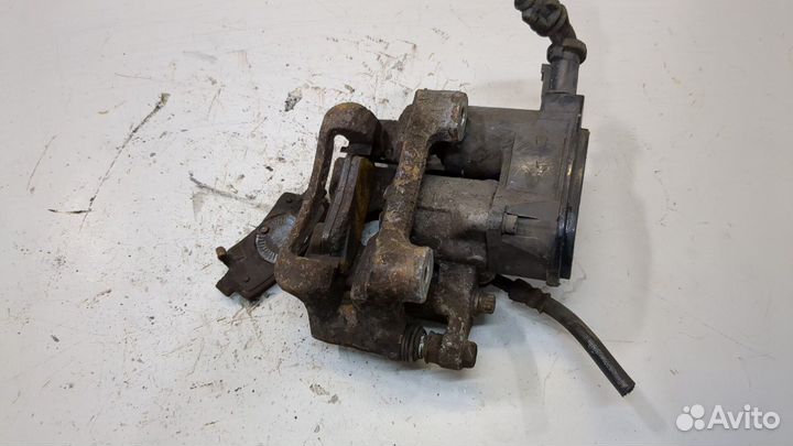 Суппорт левый задний Hyundai i40, 2013