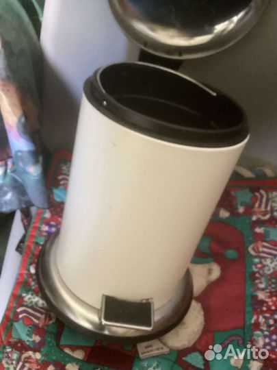 Мусорное ведро с педалью