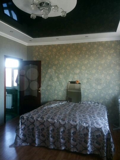 Дом 343 м² на участке 8 сот.