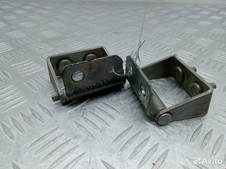 Петля для Nissan Qashqai 1