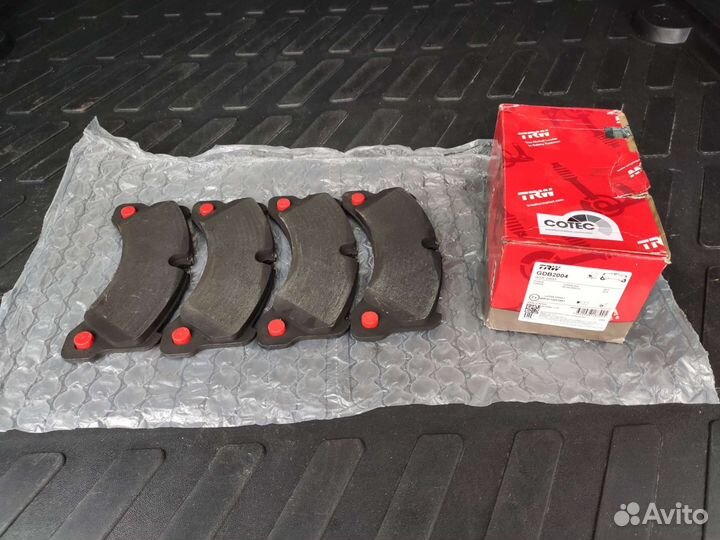 Тормозные колодки TRW GDB2004